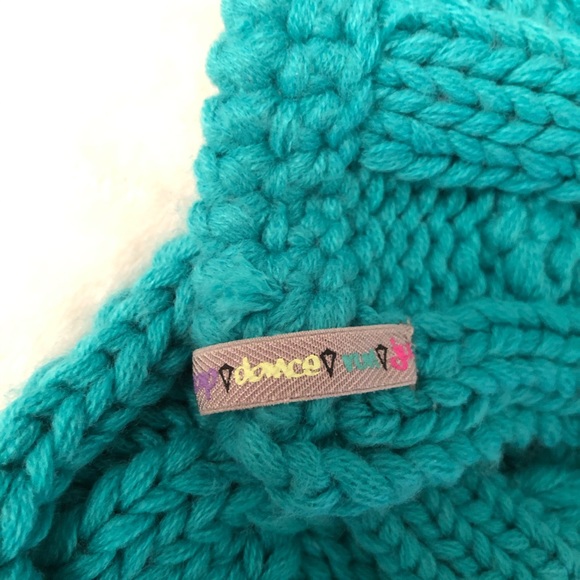 Ivivva Scarf - Picture 2 of 2